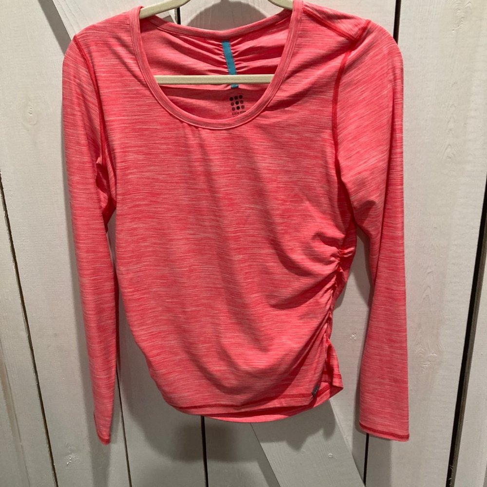 Title 9 pink coral space dye long sleeve workout top small with gathered sides